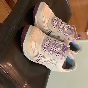 Dansko Sneakers Light Gray Suede with Purple Trim